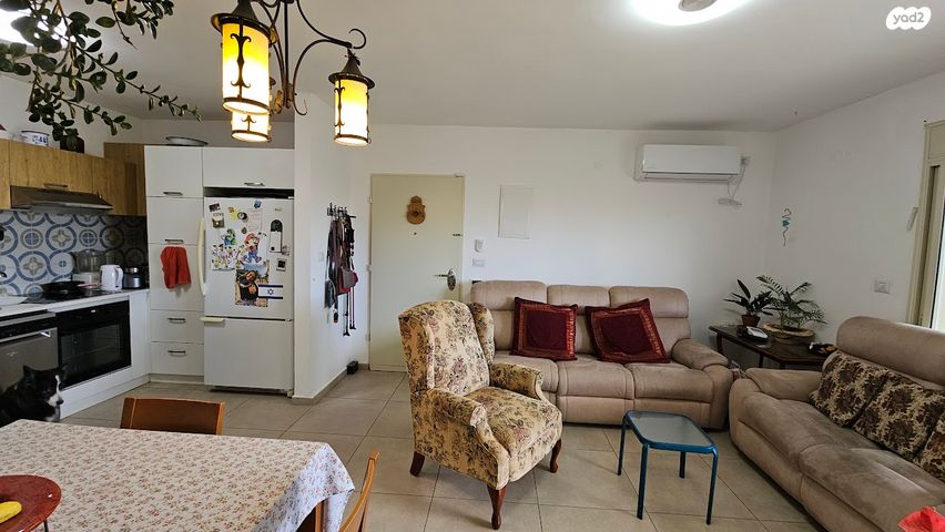 דירת גן, דרך הורדים, שאר העיר, כפר ורדים