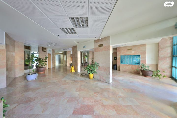 דירה, יגאל אלון, לב מוצקין, בנה ביתך, קרית מוצקין