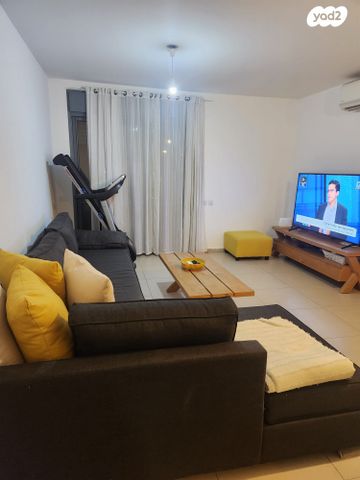 שושנה דמארי 16