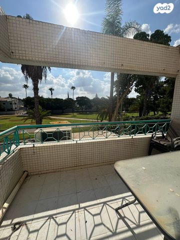 דירה, פשוש, גני השרון, כפר סבא