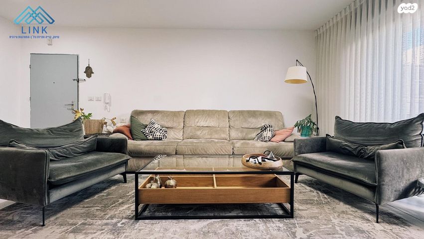 דירת גן, הגל, החותרים, טירת כרמל