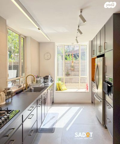 דו משפחתי, אלון, רמת השרון