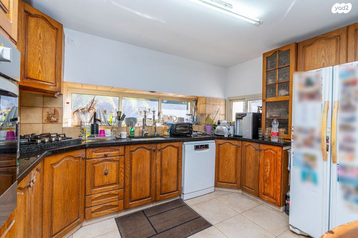 בית פרטי/ קוטג', נרקיס, הפרחים, קיסריה