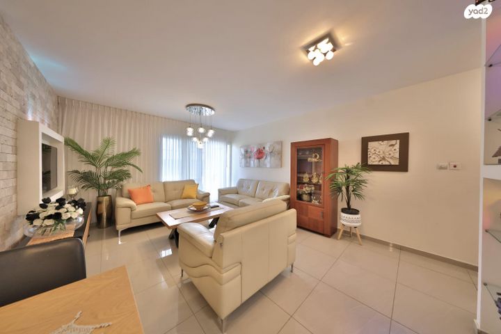 דירה, יגאל אלון, לב מוצקין, בנה ביתך, קרית מוצקין