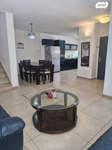 דו משפחתי, רמת ישי