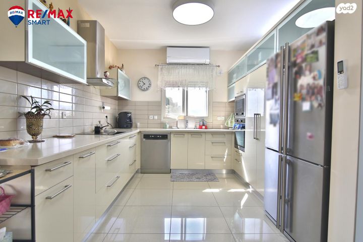 גג/ פנטהאוז, שדרות ירושלים, מרכז העיר, סביניה, הוותיקה, קרית ביאליק