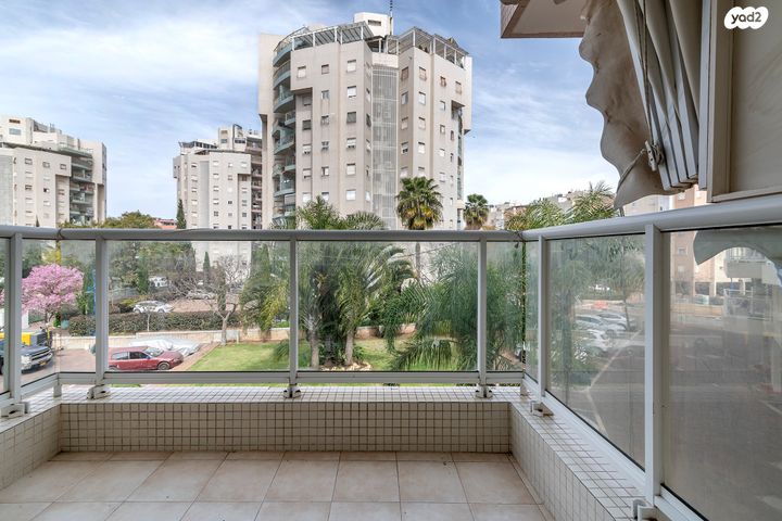 דירה, פטל, נאות בגין, לב יבנה, יבנה