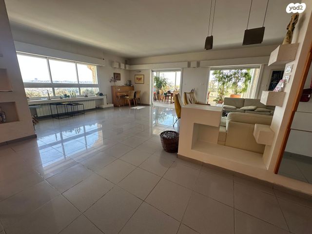 גג/ פנטהאוז, רבי בנימין, בית הכרם, רמת בית הכרם, ירושלים