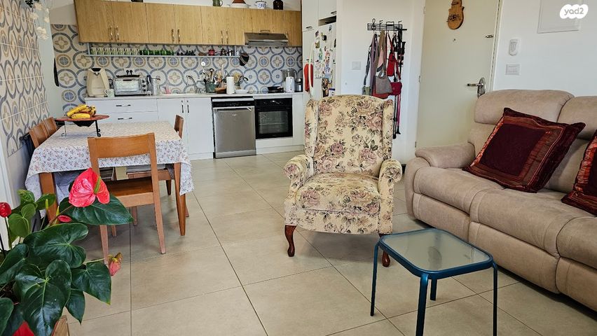 דירת גן, דרך הורדים, שאר העיר, כפר ורדים