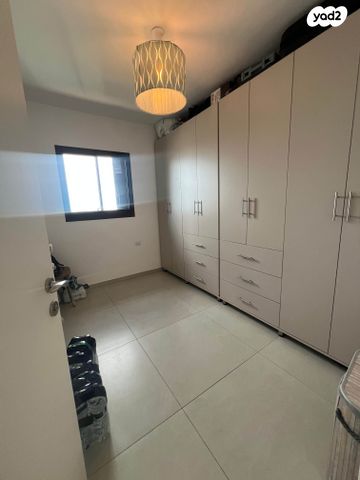 דירה, הרצליה