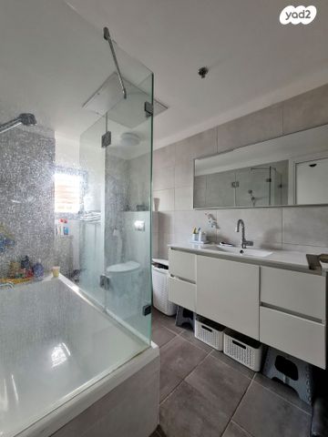 דירה, רעננה