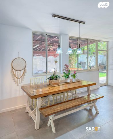 דו משפחתי, אלון, רמת השרון