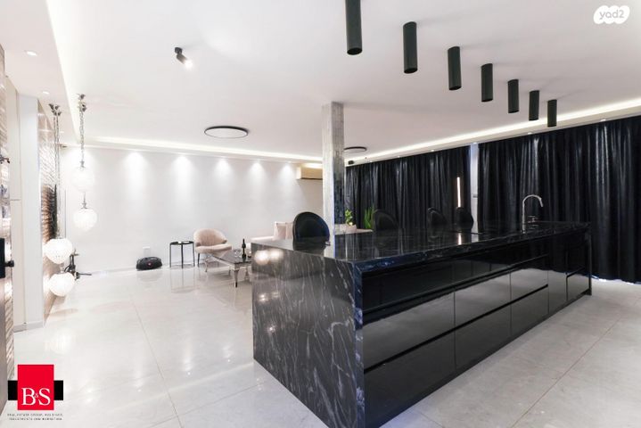 גג/ פנטהאוז, ד"ר זמנהוף 19, מרכז העיר דרום, נתניה