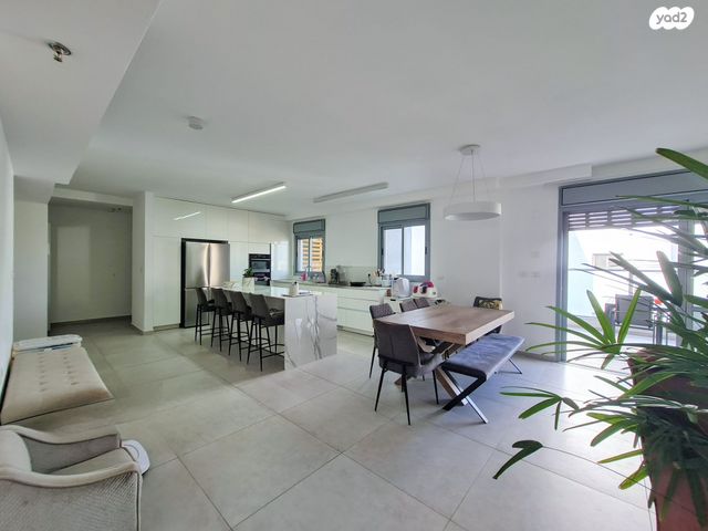 דירה, רעננה