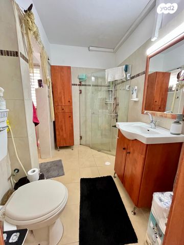 דירה, הרב יצחק נסים, קרית מיכה, חולון