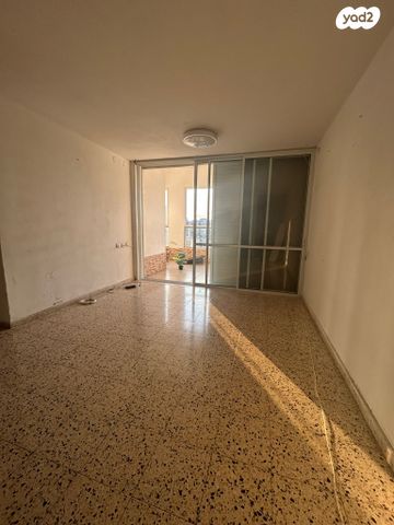 גיורא יוספטל 12