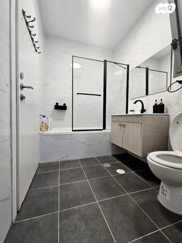 דירה, יוסף אבו, נתיבות מערב, נתיבות