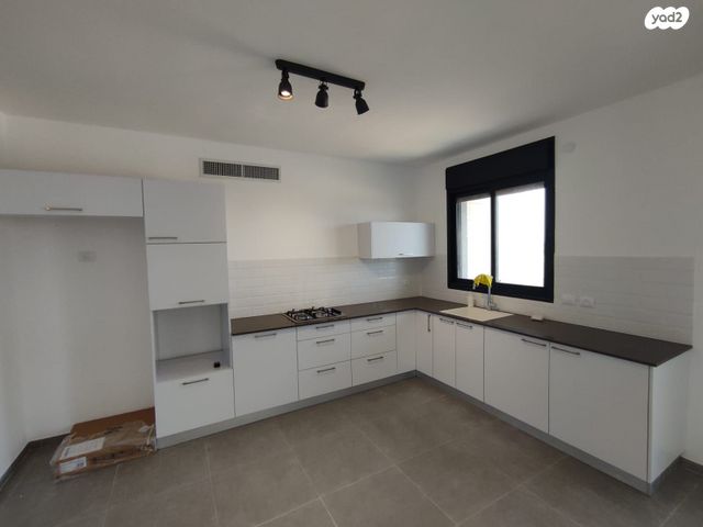 דירה, אור ים, אור עקיבא