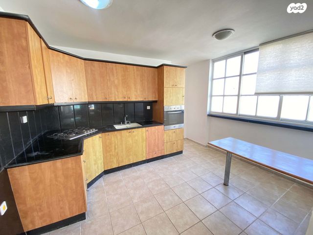 דירה, יוסף ספיר, שיפר, פתח תקווה