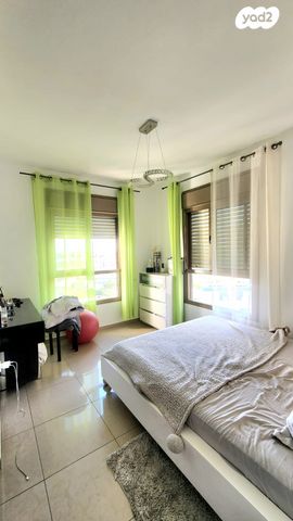 דירה, כרמל, אחוזת הנשיא, רחובות