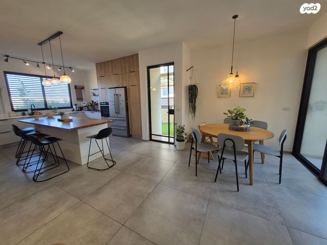 בית פרטי/ קוטג', עמק החולה, קדימה צורן