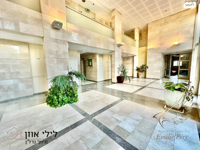 דירה, אייר 12, קרית השרון, נתניה