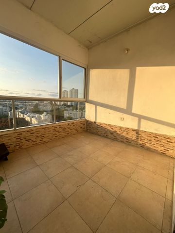 דירה, גיורא יוספטל 12, גיורא, רמלה