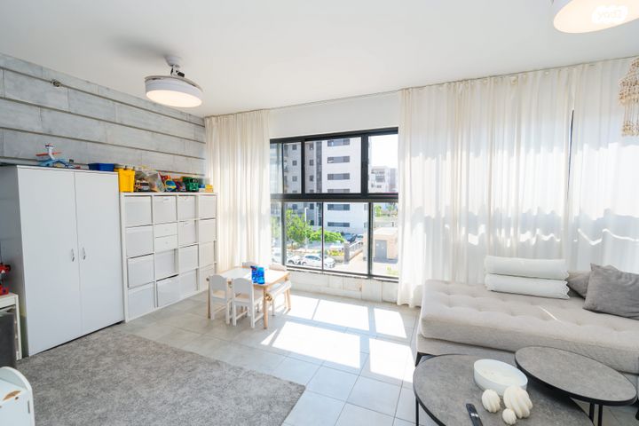 דירה, אור ים, אור עקיבא