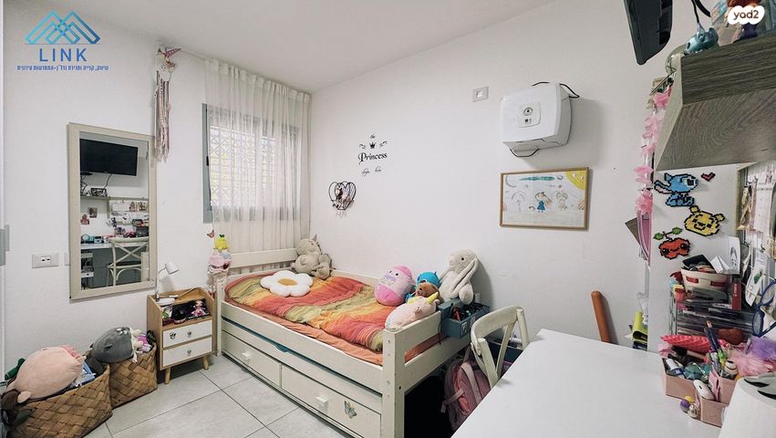 דירת גן, הגל, החותרים, טירת כרמל