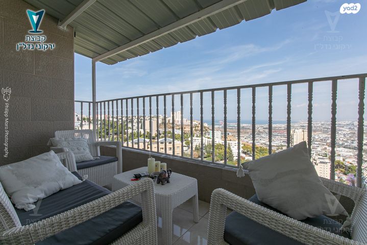 דו משפחתי, השושנים, רמות יצחק, נשר