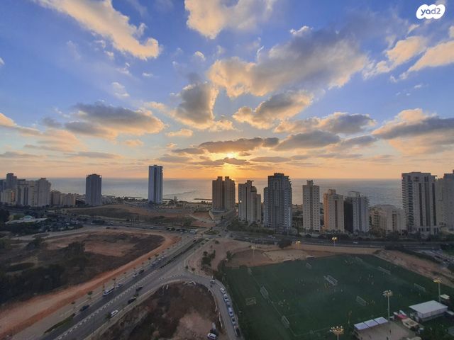 דירה, אמנון ליפקין שחק, נוף הטיילת, נתניה