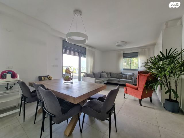 דירה, רעננה