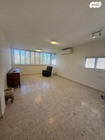 גג/ פנטהאוז, ז'בוטינסקי, ארלוזורוב, גבעתיים