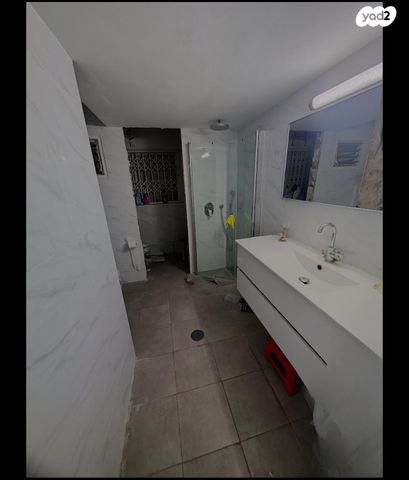 בית פרטי/ קוטג', מנדלי מוכר ספרים, אברמסקי, קרית אתא