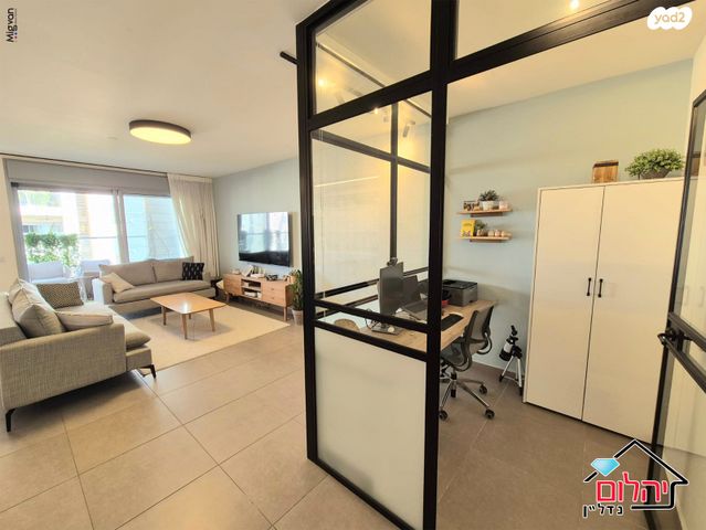 דירה, שלמה וחיה אנגל, כפר סבא הירוקה, כפר סבא