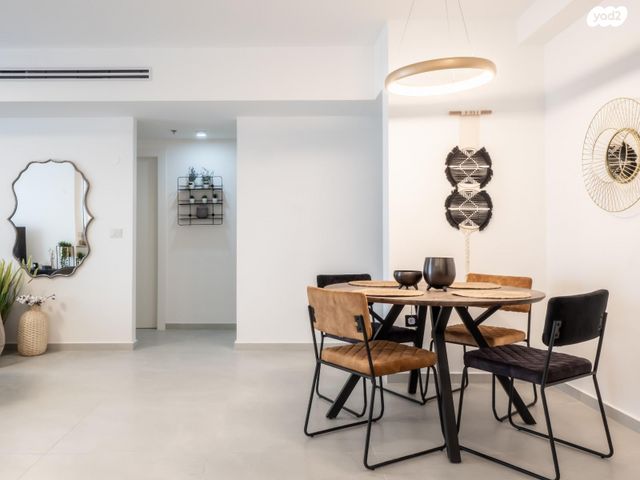 דירה, הכרמל, יבנה