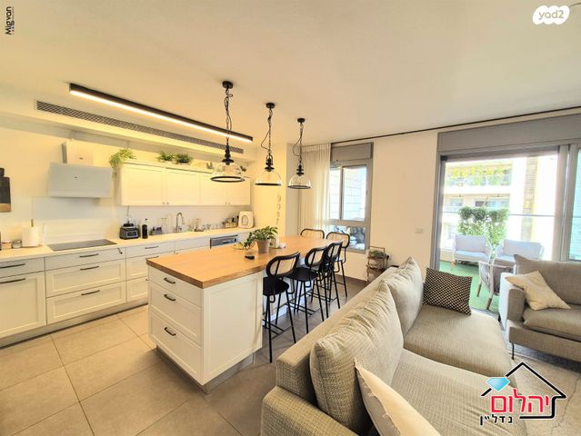 דירה, שלמה וחיה אנגל, כפר סבא הירוקה, כפר סבא