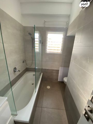 דירה, התנאים, שכונת הלל, רמת גן