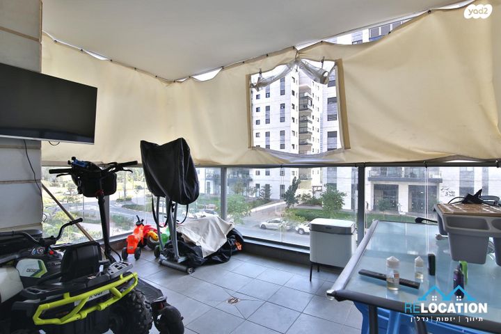 דירה, נעמי שמר, גלי ים, קרית ים