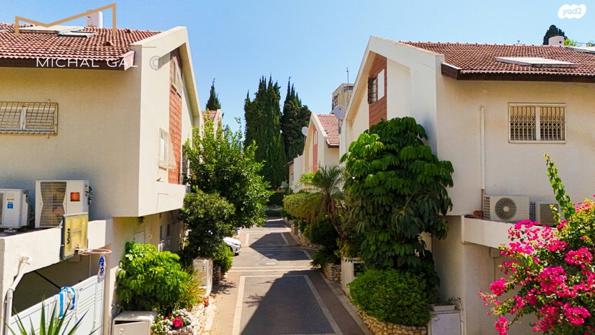 דו משפחתי, קרית אונו