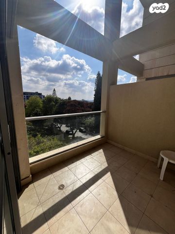 דירה, הדר, רמת השרון