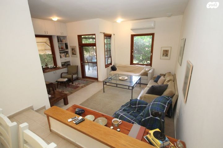 דו משפחתי, חנה אברך, אפרים, רחובות