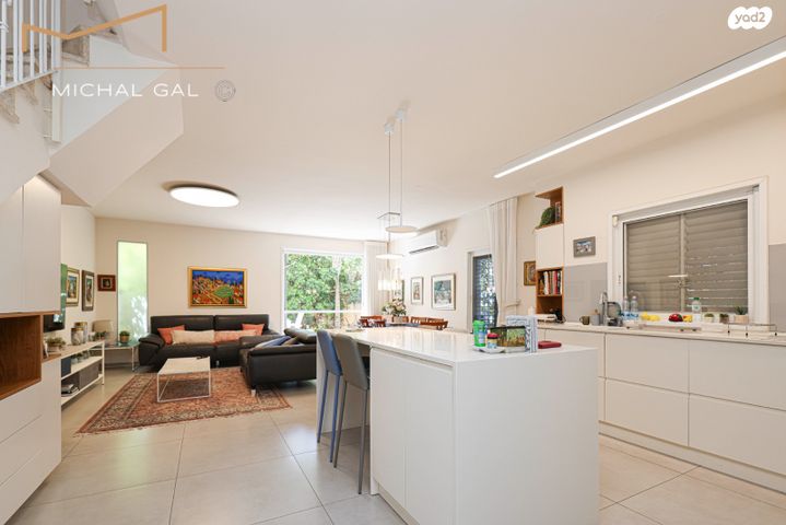 דו משפחתי, קרית אונו