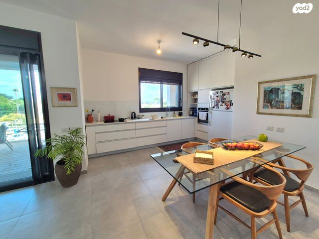 דירה, קיסריה