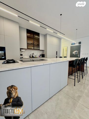 גג/ פנטהאוז, נתיבות