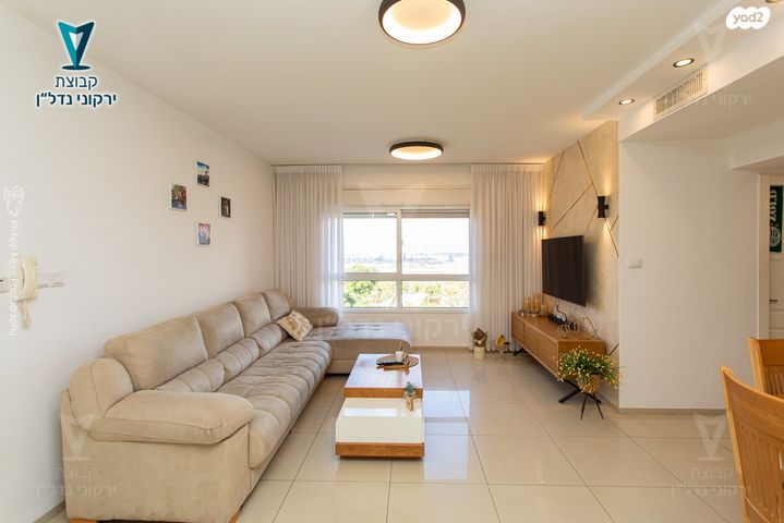 דירת גן, רמות יצחק, נשר