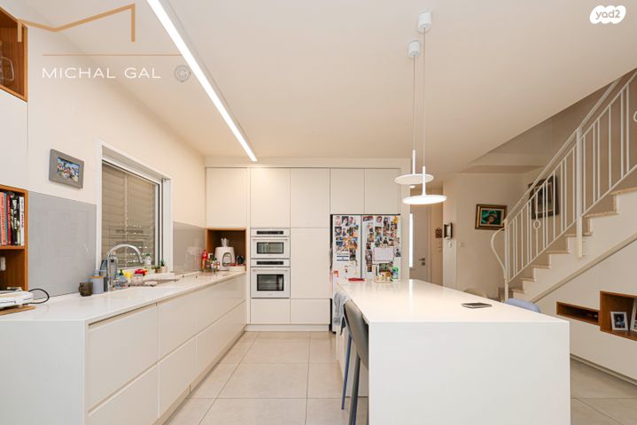 דו משפחתי, קרית אונו