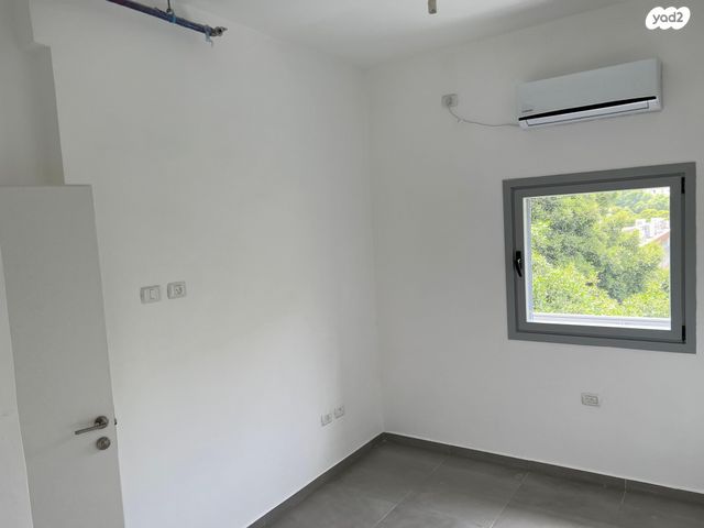 דירה, שרה אהרונסון, אזור הבילויים, רמת גן