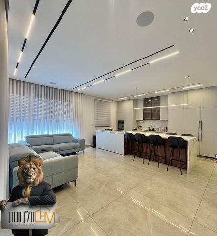 גג/ פנטהאוז, נתיבות