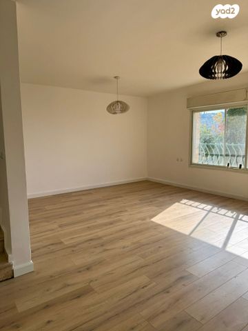 דו משפחתי, עופרה, קרית יערים, גבעת זאב